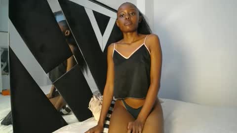 queen_sashavixen online show from 04/10/26, 05:34