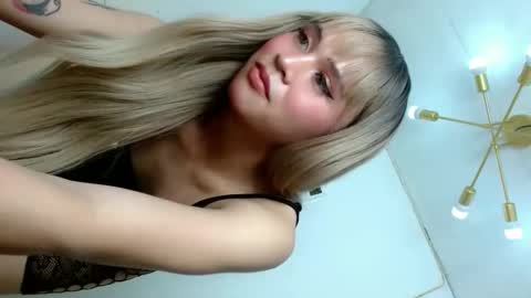 CALL ME YOUR QUEEN AIVY1 online show from 10/23/25, 11:24