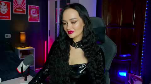 Snapshot of queenaliss chatting on 10/08/25, 04:21 Your world and the universe Aliss online show from 10/08/25, 04:21