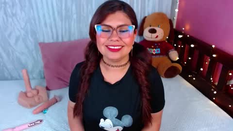 Queenamazon  online show from 10/28/25, 04:16