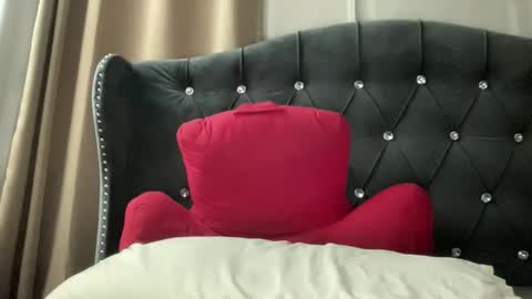 QUEEN online show from 04/10/26, 12:49