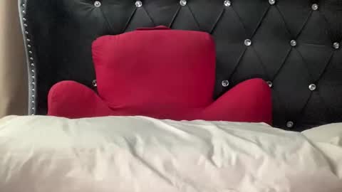 QUEEN online show from 04/13/26, 10:48