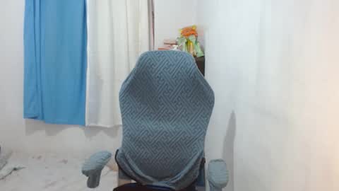 Snapshot of queenboba chatting on 01/08/25, 07:34 queen online show from 01/08/25, 07:34