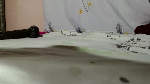 queenchloe1 online show from 04/18/26, 02:37