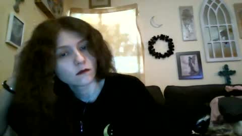 queencrimsonlvx online show from 06/14/26, 03:08