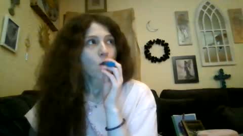 queencrimsonlvx online show from 07/07/26, 12:09