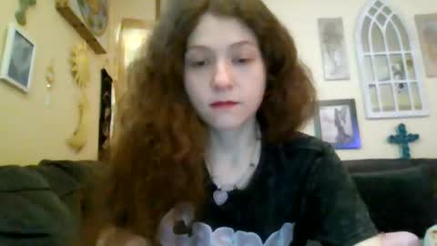 queencrimsonlvx online show from 07/13/26, 12:24