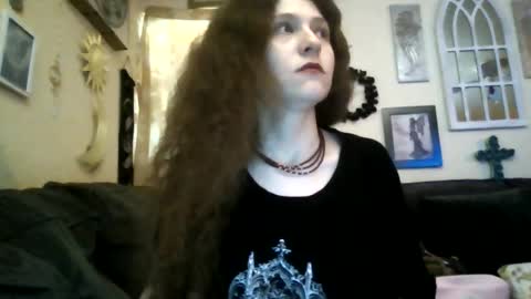 queencrimsonlvx online show from 07/14/26, 10:54