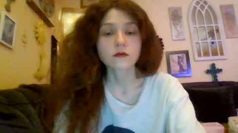 queencrimsonlvx online show from 07/21/26, 03:20