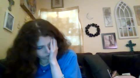 queencrimsonlvx online show from 07/24/26, 06:33
