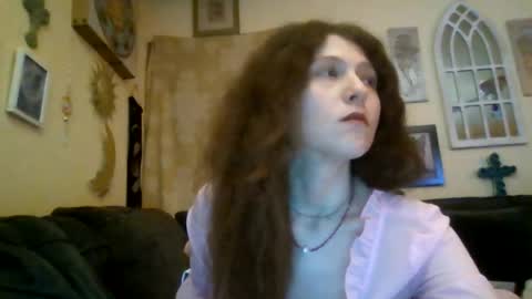 queencrimsonlvx online show from 07/29/26, 10:02