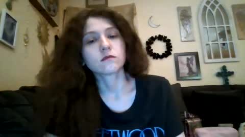 queencrimsonlvx online show from 07/31/26, 10:36