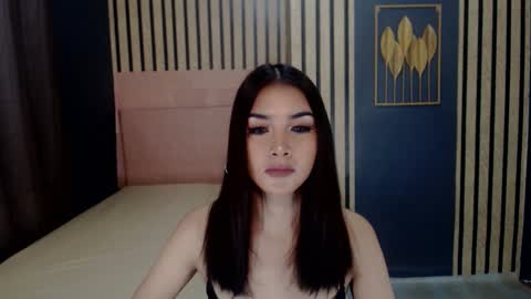 Snapshot of queenemeraldts chatting on 01/03/25, 03:27 queenemeraldts online show from 01/03/25, 03:27