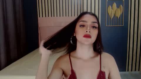 Snapshot of queenemeraldts chatting on 01/10/25, 02:04 queenemeraldts online show from 01/10/25, 02:04