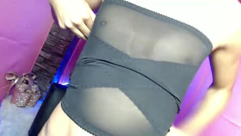 just call me QUEEN and ill be there online show from 12/19/25, 07:15