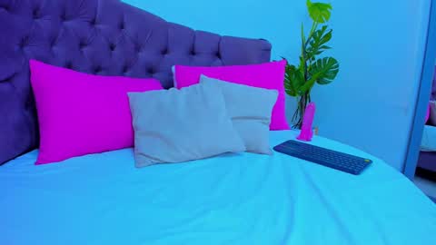 Queen online show from 02/11/25, 10:18