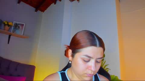 Snapshot of queengrett chatting on 05/24/26, 05:29 Queen online show from 05/24/26, 05:29