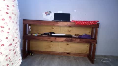 Nina online show from 11/01/25, 12:51