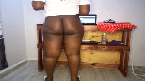 Nina online show from 11/06/25, 08:04