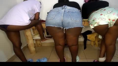 Nina online show from 03/29/26, 09:04