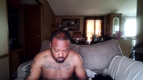 Snapshot of queenking55 chatting on 07/11/26, 10:11 Queen N King Fun Night online show from 07/11/26, 10:11