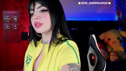 Snapshot of queenlamia chatting on 11/23/25, 01:49 Taurus online show from 11/23/25, 01:49