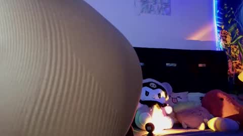 Snapshot of queenlamia chatting on 02/19/26, 05:14 Taurus online show from 02/19/26, 05:14