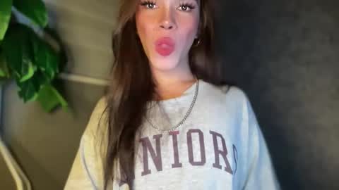 QUEEN online show from 11/29/25, 10:29