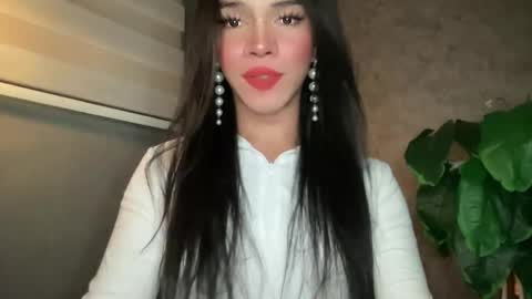 QUEEN online show from 03/08/26, 07:06