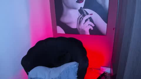 Snapshot of queenofhaze chatting on 12/19/25, 10:33 you may simply address Me with Your Grace online show from 12/19/25, 10:33