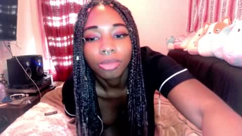 QueenOfHearts online show from 02/05/25, 10:01