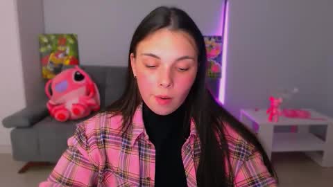 Snapshot of queenofthesense chatting on 09/13/25, 05:57 Patricia online show from 09/13/25, 05:57