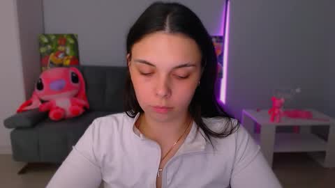 Snapshot of queenofthesense chatting on 09/22/25, 04:09 Patricia online show from 09/22/25, 04:09