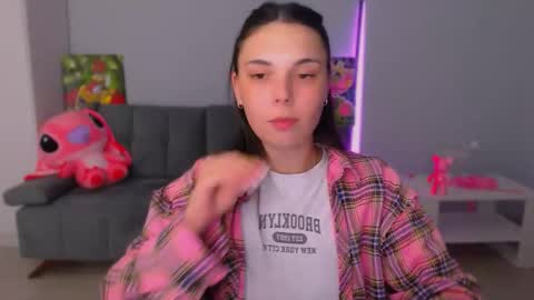 Snapshot of queenofthesense chatting on 09/23/25, 05:27 Patricia online show from 09/23/25, 05:27