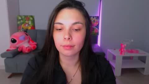 Snapshot of queenofthesense chatting on 10/06/25, 04:37 Patricia online show from 10/06/25, 04:37