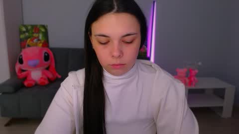 Snapshot of queenofthesense chatting on 10/20/25, 08:48 Patricia online show from 10/20/25, 08:48