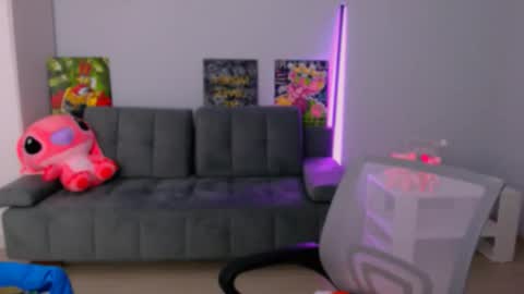 Snapshot of queenofthesense chatting on 10/27/25, 06:12 Patricia online show from 10/27/25, 06:12