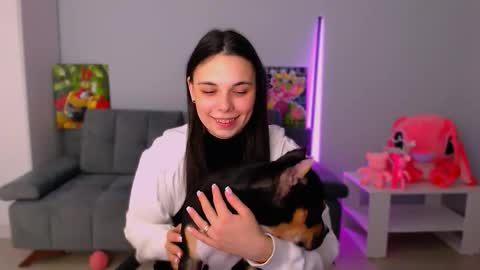 Snapshot of queenofthesense chatting on 11/01/25, 04:20 Patricia online show from 11/01/25, 04:20