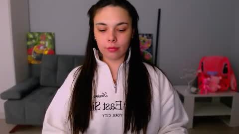 Snapshot of queenofthesense chatting on 11/10/25, 01:43 Patricia online show from 11/10/25, 01:43