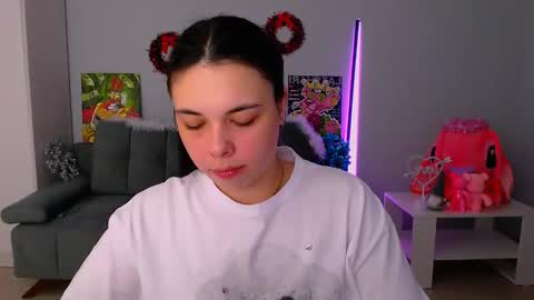 Snapshot of queenofthesense chatting on 11/21/25, 10:14 Patricia online show from 11/21/25, 10:14