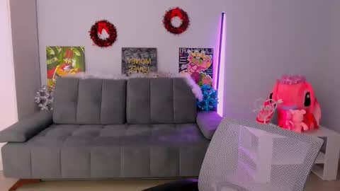 Snapshot of queenofthesense chatting on 11/25/25, 06:13 Patricia online show from 11/25/25, 06:13