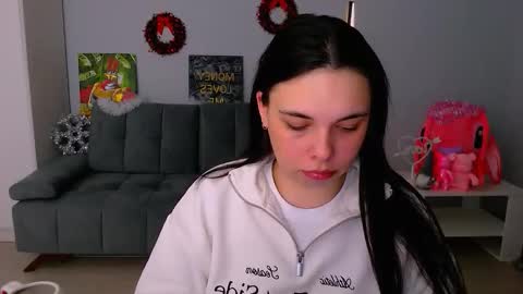 Snapshot of queenofthesense chatting on 12/22/25, 08:55 Patricia online show from 12/22/25, 08:55