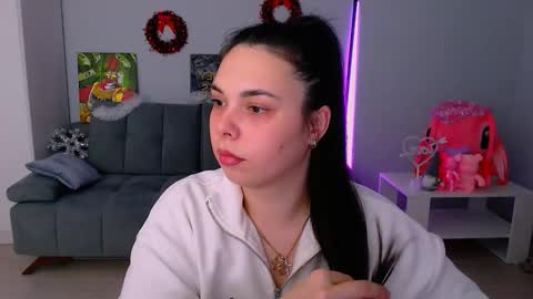 Snapshot of queenofthesense chatting on 01/08/26, 09:33 Patricia online show from 01/08/26, 09:33