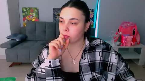 Snapshot of queenofthesense chatting on 02/03/26, 03:06 Patricia online show from 02/03/26, 03:06