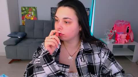 Snapshot of queenofthesense chatting on 02/04/26, 08:53 Patricia online show from 02/04/26, 08:53