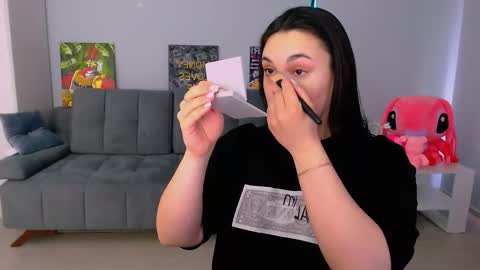 Snapshot of queenofthesense chatting on 02/15/26, 06:54 Patricia online show from 02/15/26, 06:54