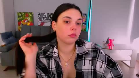 Snapshot of queenofthesense chatting on 02/18/26, 09:16 Patricia online show from 02/18/26, 09:16