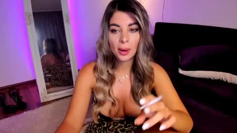 Snapshot of queenofyouredreams chatting on 05/15/26, 11:45 Queennofyuredreams online show from 05/15/26, 11:45