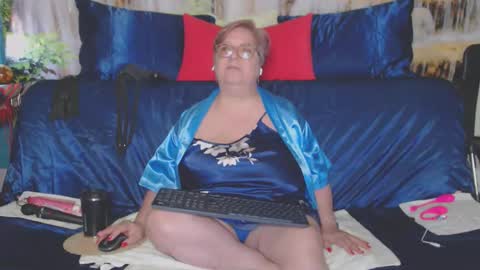 Snapshot of queenpammy chatting on 04/23/26, 07:09 QueenPammy online show from 04/23/26, 07:09