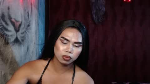 Snapshot of queenpinayebony_xx chatting on 07/18/26, 03:49 queenpinayebony_xx online show from 07/18/26, 03:49